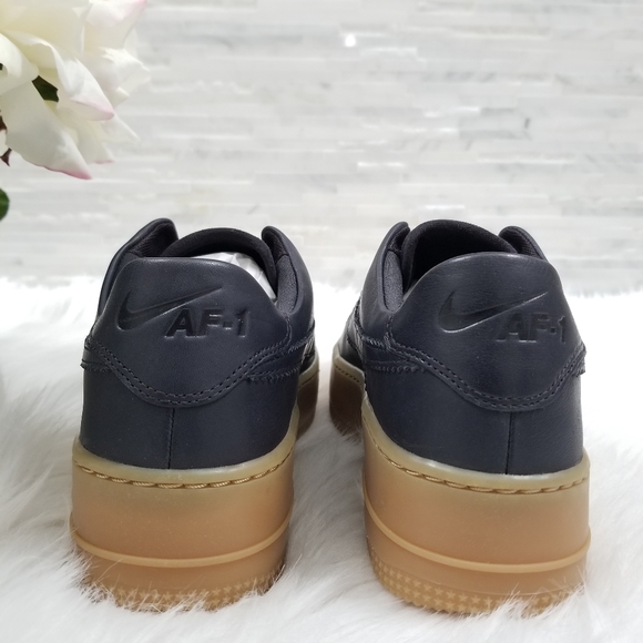 New Wmns NIKE Air Force 1 Sneakers - Picture 5 of 6